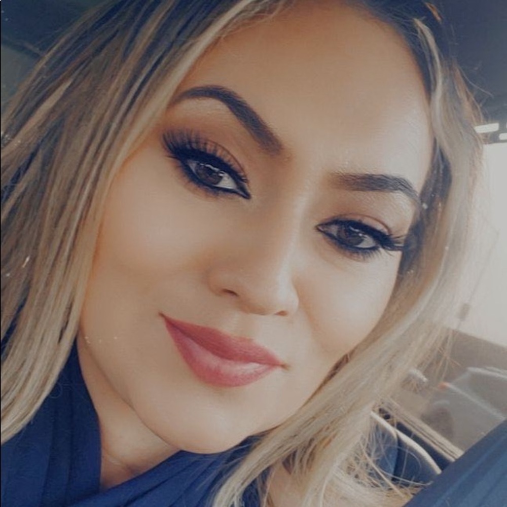 Meet your Posher, Elizabeth